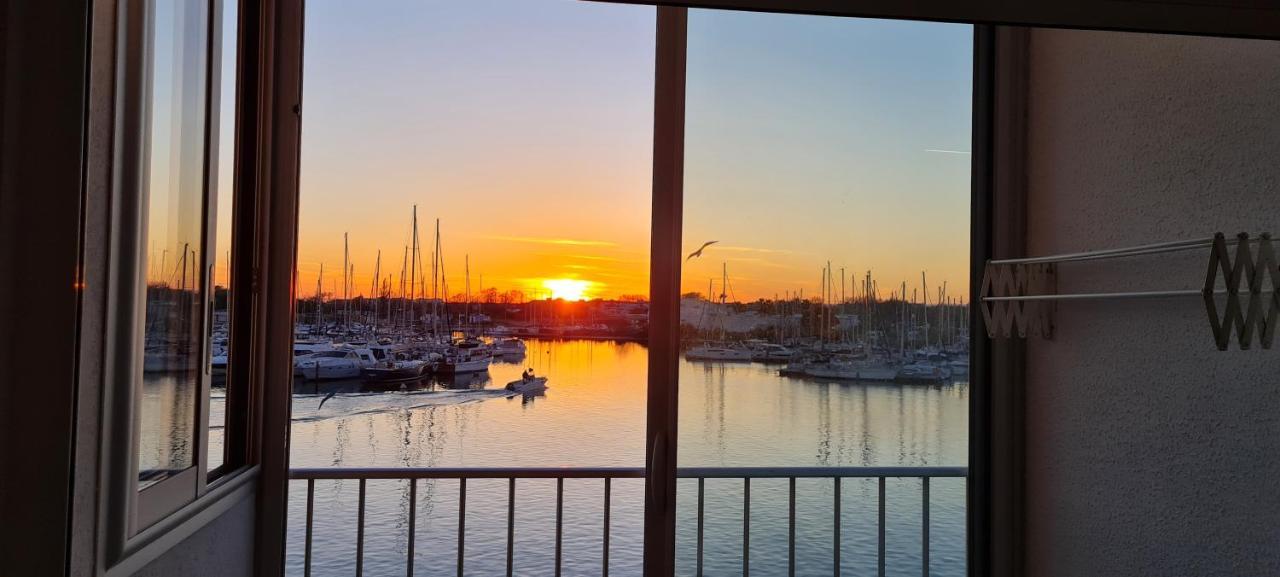Appartement Vue Exceptionnelle Sur La Mer, Piscine, Parking Prive - Sur L'Ile Des Pecheurs Agde Kültér fotó